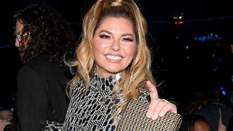 Shania Twain is a bombshell in sheer bodysuit and insane。